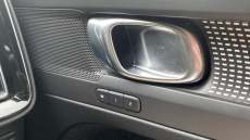 Volvo Xc40 2.0 T5 R DESIGN 5dr AWD Geartronic Petrol Estate